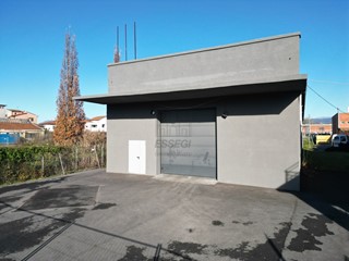 Capannone in Vendita a Lucca, 800'000€, 800 m²
