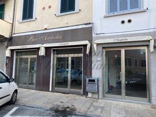 Immobile commerciale in Vendita a Rosignano Marittimo, 190'000€, 160 m²