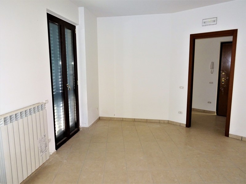 Trilocale in Vendita a Ostra Vetere, 220'000€, 100 m², arredato, con Box
