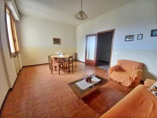 Quadrilocale in Vendita a Castelfiorentino, zona Cambiano, 110'000€, 93 m², con Box