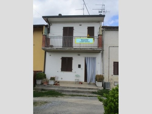 Casa Indipendente in Vendita a Santa Croce sull'Arno, zona Staffoli, 155'000€, 120 m², arredato, con Box
