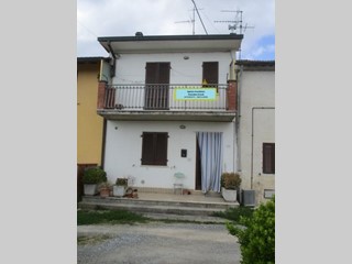 Casa Indipendente in Vendita a Santa Croce sull'Arno, zona Staffoli, 155'000€, 120 m², arredato, con Box
