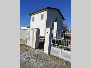 Casa Indipendente in Vendita a Luni, 380'000€, 280 m²