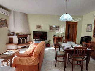 Appartamento in Vendita a Asciano, 169'000€, 110 m², con Box