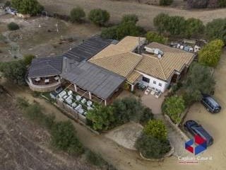 Immobile commerciale in Vendita a Villasimius, 590'000€, 480 m², arredato