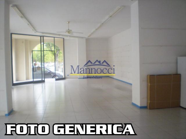 Attività commerciale in Vendita a Cascina, zona Navacchio, 40'000€, 70 m²