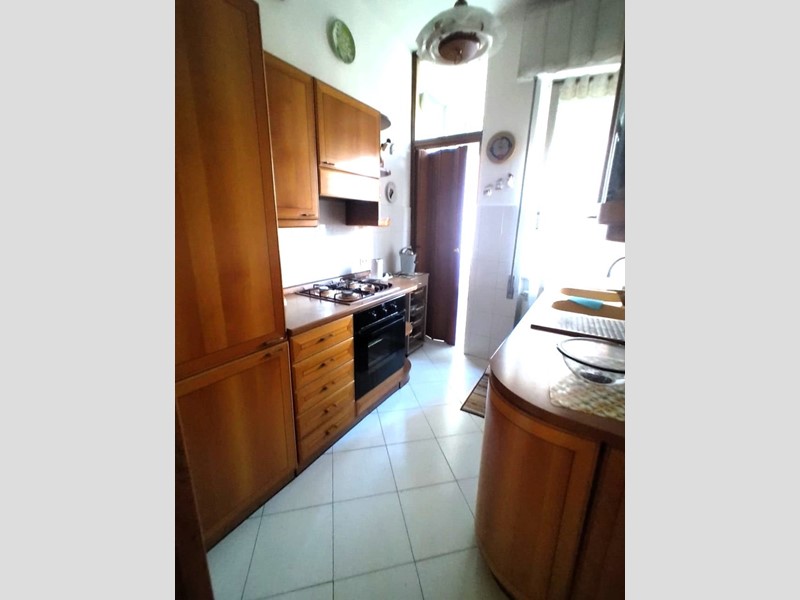 Appartamento in Vendita a Carrara, zona Avenza, 250'000€, 110 m², con Box