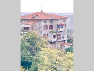 Quadrilocale in Vendita a Pietrasanta, zona Capezzano Monte, 200'000€, 80 m², arredato