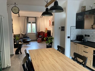 Villa in Vendita a Perugia, zona Balanzano, 275'000€, 230 m²