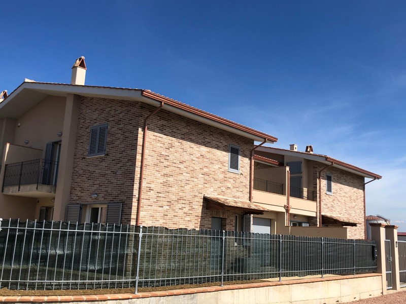 Villa in Vendita a Perugia, zona PERUGIA, 315'000€, 150 m²