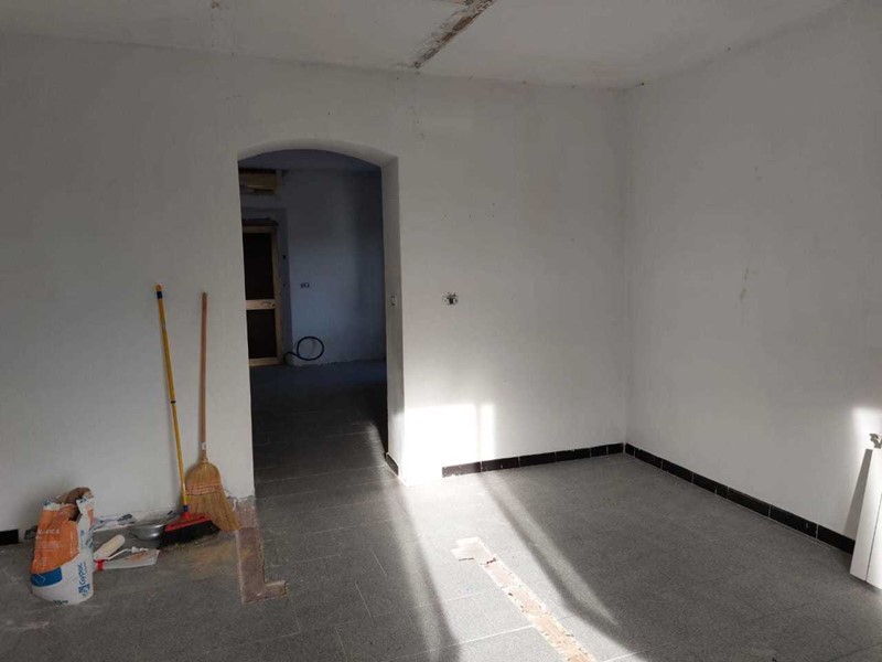 Quadrilocale in Vendita a Castelnuovo Magra, 60'000€, 60 m²