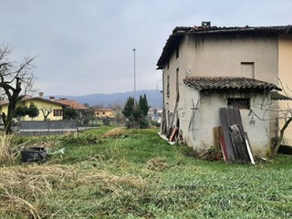 Casale in Vendita a Gavardo, 205'000€, 160 m²