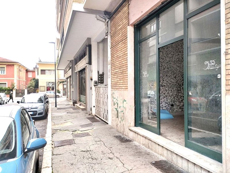 Negozio in Vendita a Avezzano, 45'000€, 45 m²