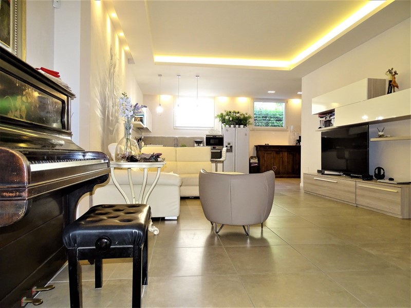 Appartamento in Vendita a Pontedera, zona Centro, 250'000€, 155 m²