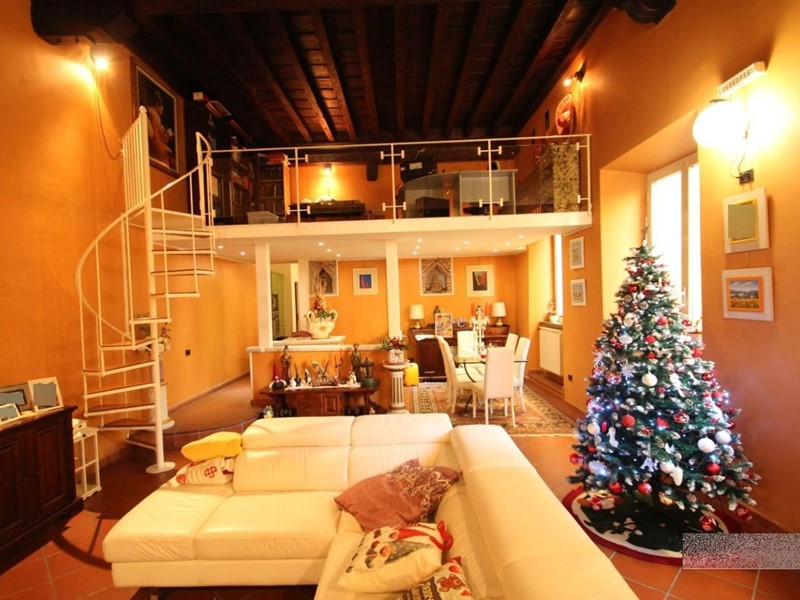 Appartamento in Vendita a Lucca, 550'000&euro;, 220 m²