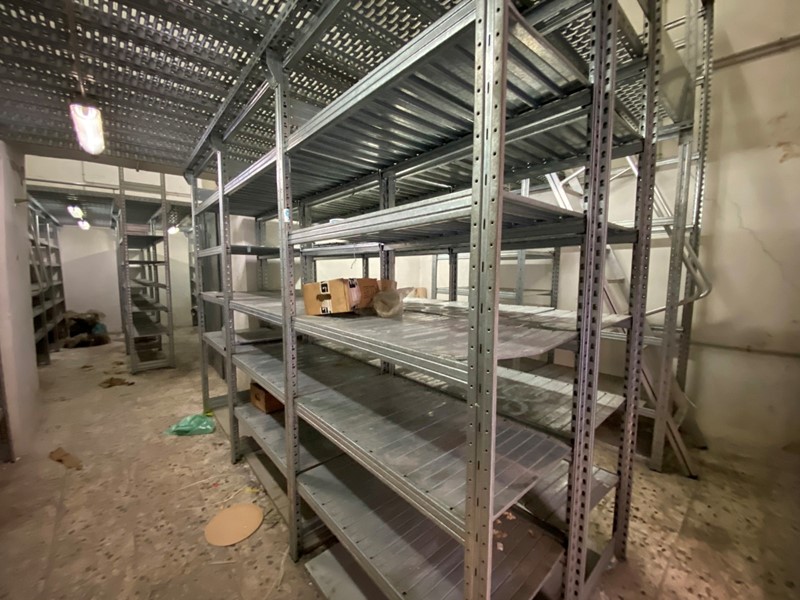 Magazzino in Affitto a Napoli, 450€, 44 m²