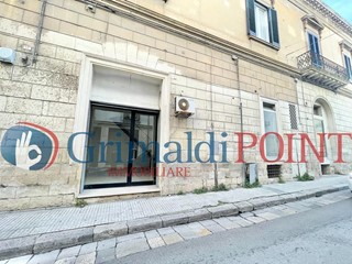 Immobile commerciale in Affitto a Lecce, 700€, 69 m²