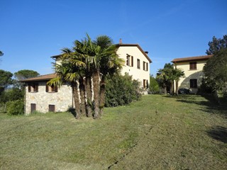 Casale in Vendita a Casciana Terme Lari, 2'000'000€, 450 m²