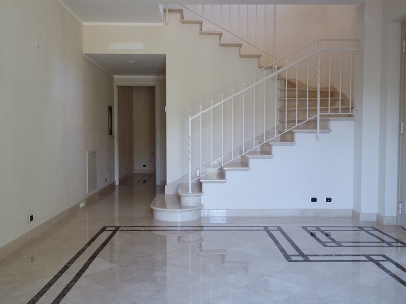 Casa Semi Indipendente in Vendita a Carrara, zona Marina di Carrara, 480'000€, 150 m²