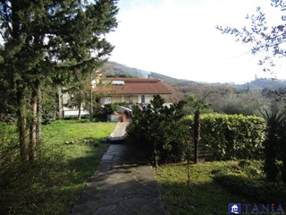 Casa Indipendente in Vendita a Castelnuovo Magra, 1'000'000€, 234 m²