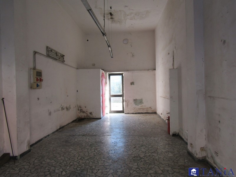 Ufficio in Vendita a Carrara, 30'000€, 39 m²