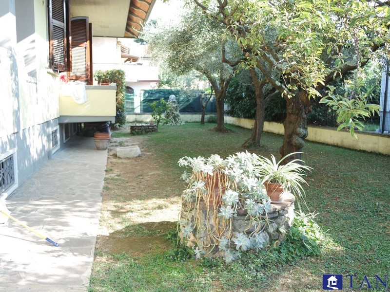 Casa Indipendente in Vendita a Carrara, 580'000€, 210 m²