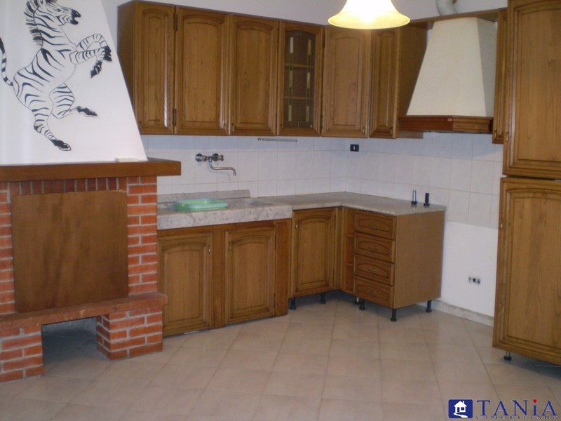 Quadrilocale in Vendita a Carrara, 80'000€, 70 m²