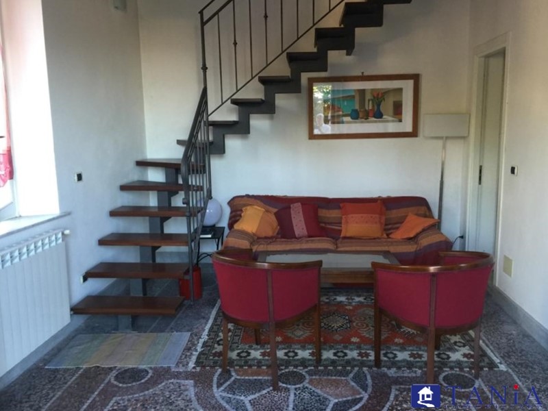 Casa Semi Indipendente in Vendita a Carrara, 240'000€, 85 m²