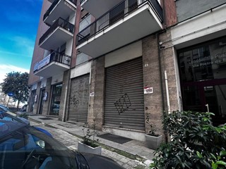 Magazzino in Vendita a Cosenza, 50'000€, 30 m²