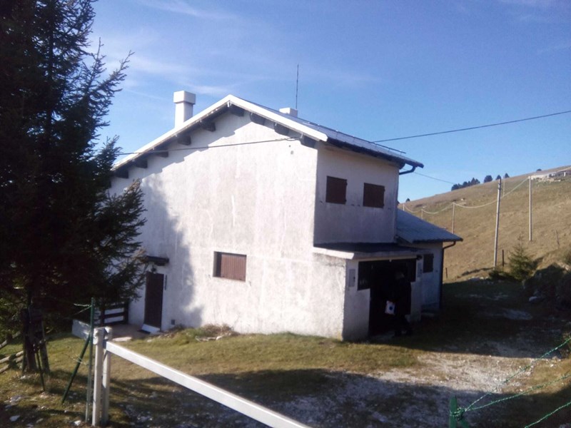 Villetta a schiera in Vendita a Lusiana, zona Monte Corno, 90'000€, 60 m², arredato