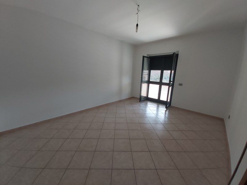 Villetta a schiera in Vendita a Montoro, zona San Pietro, 259'000€, 240 m², con Box