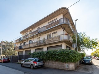 Immobile commerciale in Vendita a Misterbianco, 320'000€, 350 m²