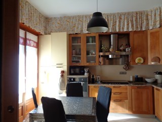 Appartamento in Vendita a Zocca, 120'000€, 150 m²