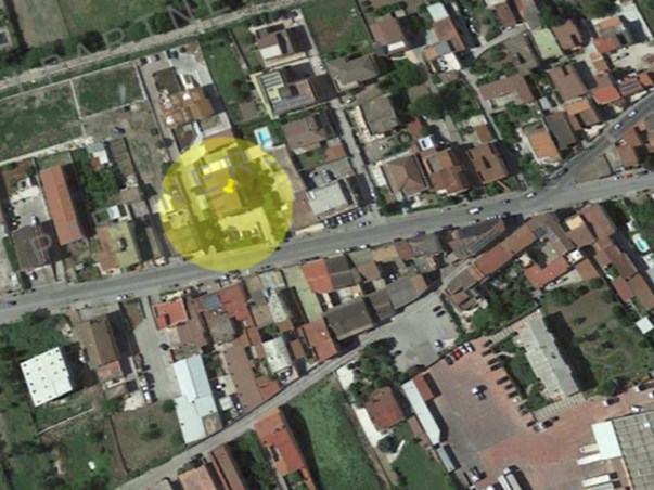 Immobile commerciale in Vendita a San Felice a Cancello, zona Centro, 560'000€