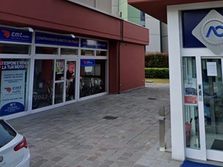 Immobile commerciale in Vendita a Forlì, zona Viale gramsci, 150'000€