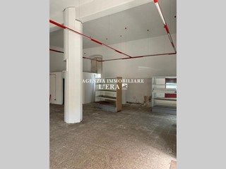 Immobile commerciale in Affitto a Pontedera, 600€, 110 m²