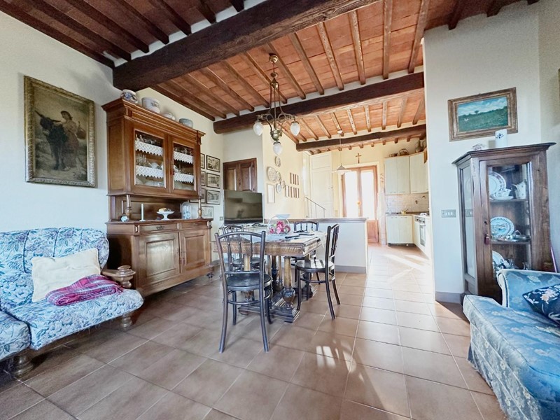 Casa Indipendente in Vendita a Capannori, zona Vorno, 195'000€, 160 m², con Box