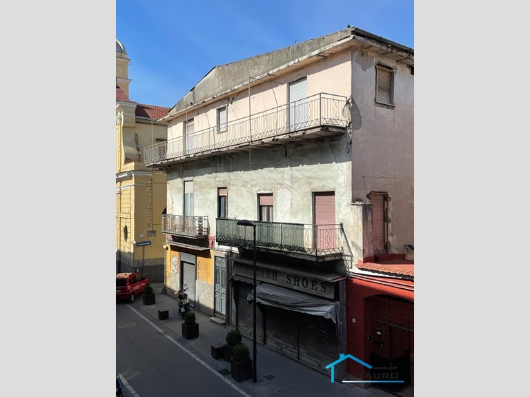 Appartamento in Vendita a Acerra, 190'000€, 430 m²