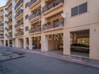 Appartamento in Vendita a Messina, zona Annunziata, 135'000€, 135 m², arredato, con Box