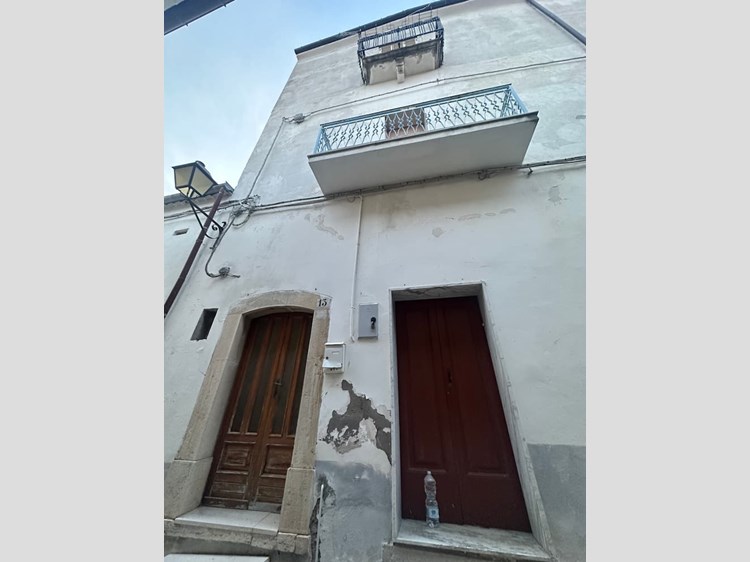 Casa Indipendente in Vendita a Guardialfiera, zona Centro storico, 30'000€, 80 m²