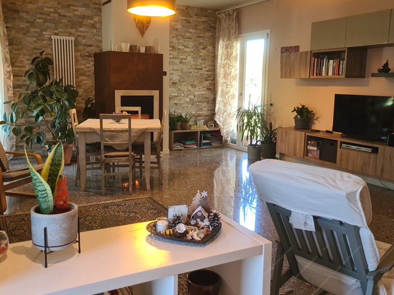 Villa in Vendita a Santa Maria di Sala, 545'000€, 300 m²
