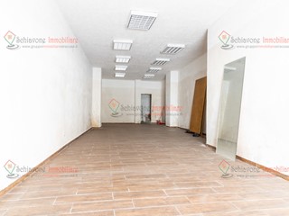 Immobile commerciale in Vendita a Siracusa, zona Borgata Riviera Stazione, 68'000&euro;, 65 m²