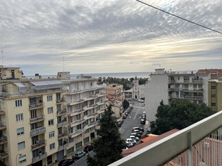 Appartamento in Vendita a Sanremo, 399'000€, 133 m²