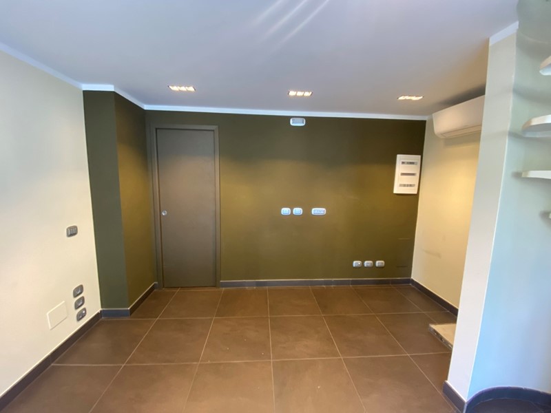 Immobile commerciale in Affitto a Sestri Levante, 1'000€, 31 m²