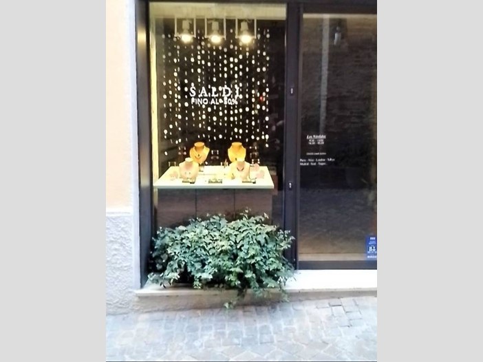 Immobile commerciale in Vendita a Ancona, zona CENTRO STORICO, 89'000€, 35 m²