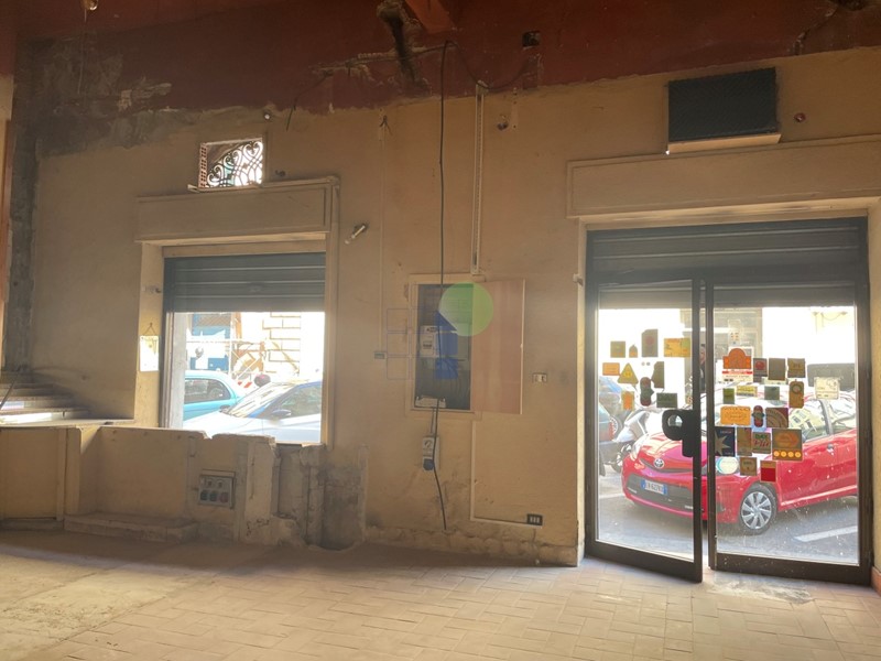 Immobile commerciale in Vendita a Livorno, zona Centro, 59'000€, 100 m²