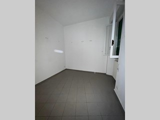 Immobile commerciale in Affitto a Pisa, 650€, 34 m²