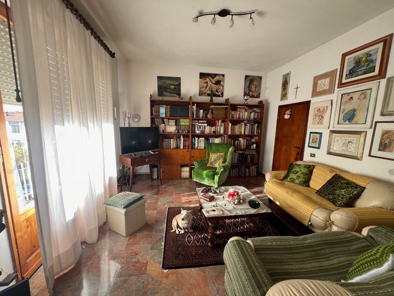 Appartamento in Vendita a Empoli, 220'000€, 123 m², con Box