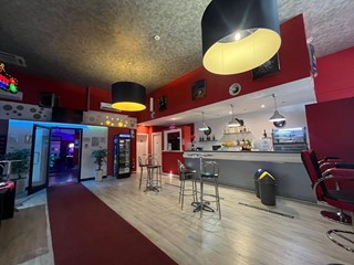 Immobile commerciale in Vendita a Calcinaia, 194'000€, 200 m²