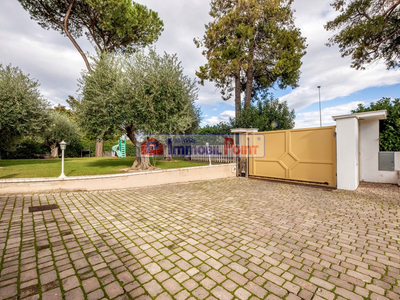 Trilocale in Vendita a Frascati, 175'000&euro;, 80 m²